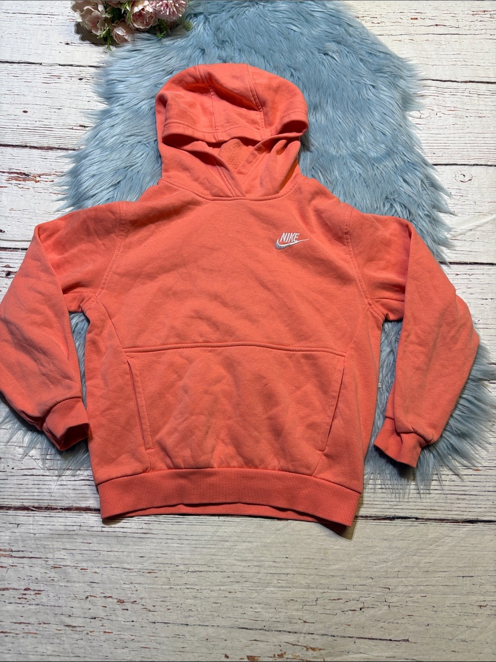 Nike kids Coral/Peach Hooded Sweatshirt with Front Pocket Sz M